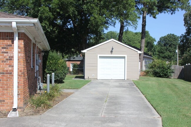 Photo - Beautiful Single Family Home in Great Neck Estates