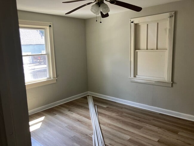 Photo - 6345 Edward St