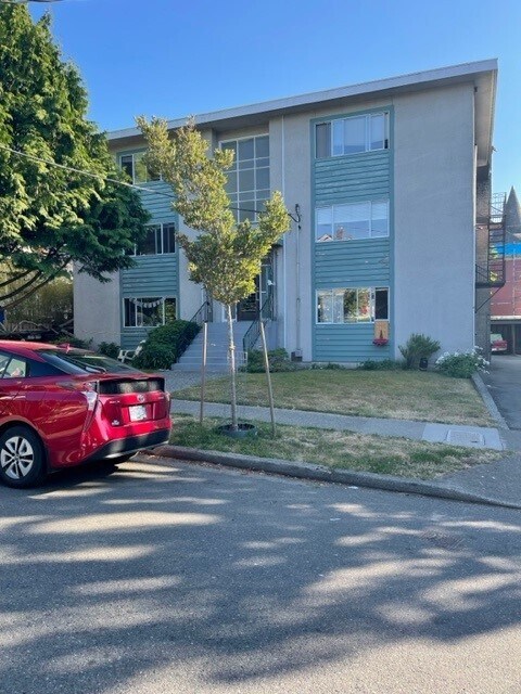 Photo - 639 Battery St Unit 7