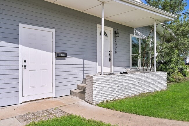 Photo - 2328 Wimcrest St