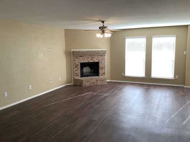 729 Ash Ln