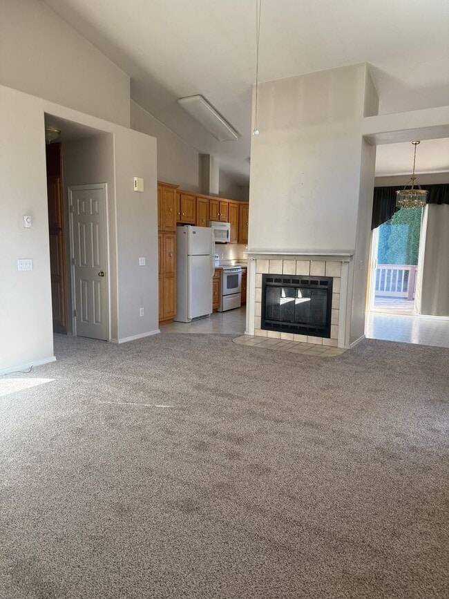 Photo - 929 Seagate St