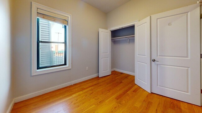 151-153-153 Meridian St Unit 2