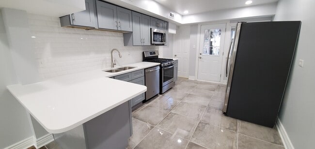 All Modern Appliances in New Kitchen - 1649 N Sawyer Ave Unit Garden