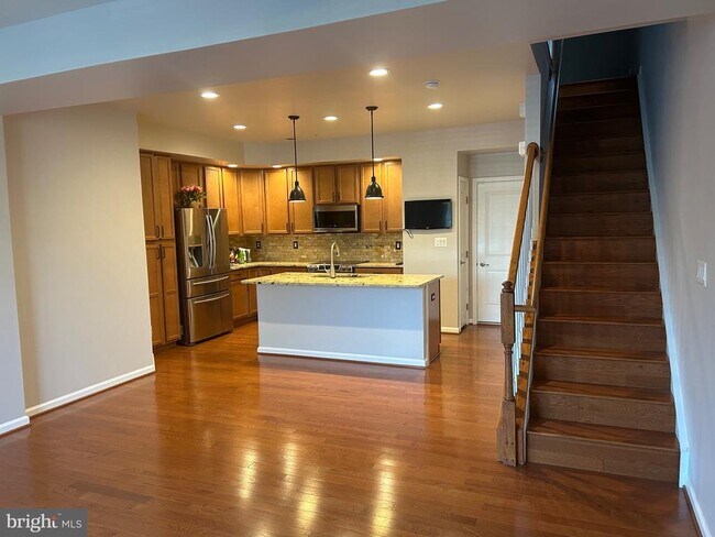 Photo - 910 Hall Station Dr