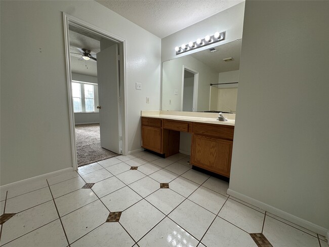 Photo - 16030 Clayton Green Dr