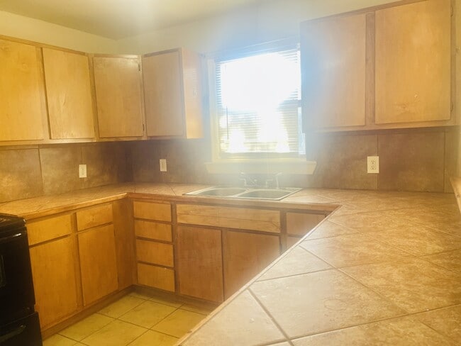 Photo - 1502 Avenue S