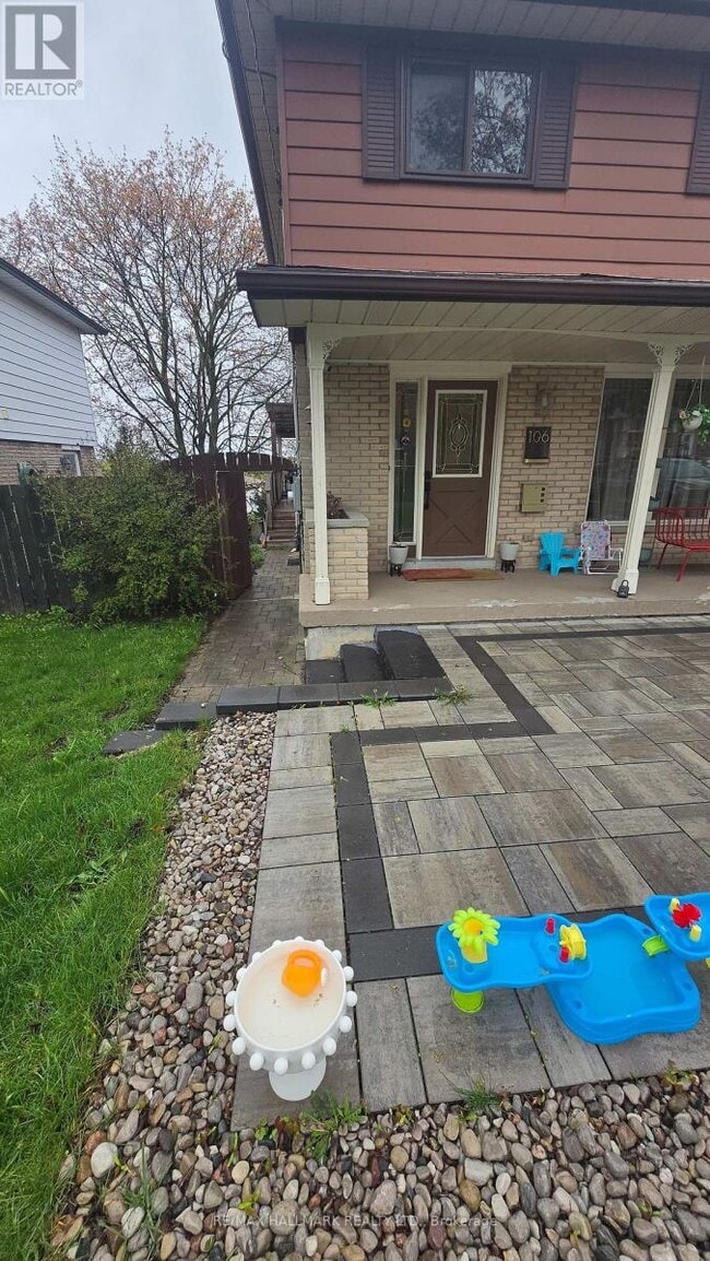 Photo - 106 Springdale Crescent