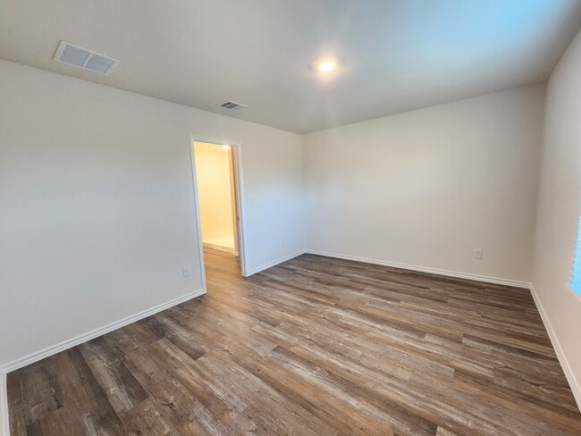 Photo - 1309 Brook Ln