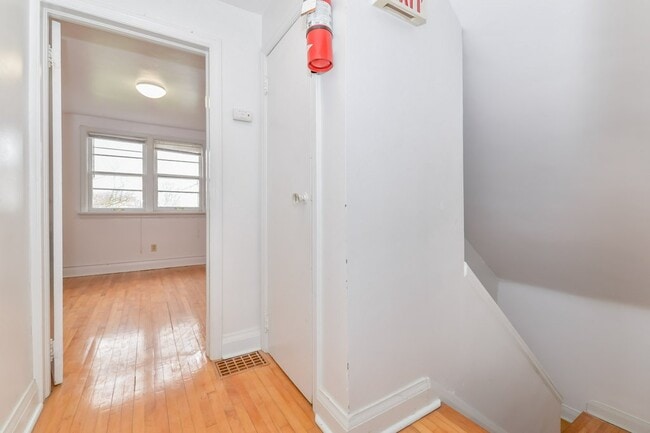 Photo - 379-379 Erb St. W Unit 4 - 19