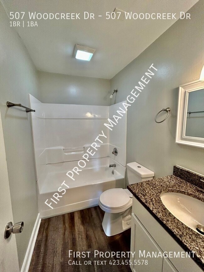 1 Free Month's Rent!! 1Bed/1Bath Apartment... Unit 507 Woodcreek Dr