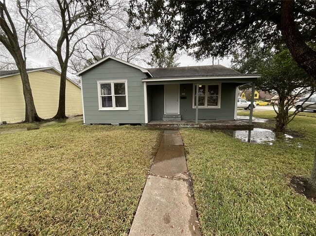 Photo - 302 S 5th St
