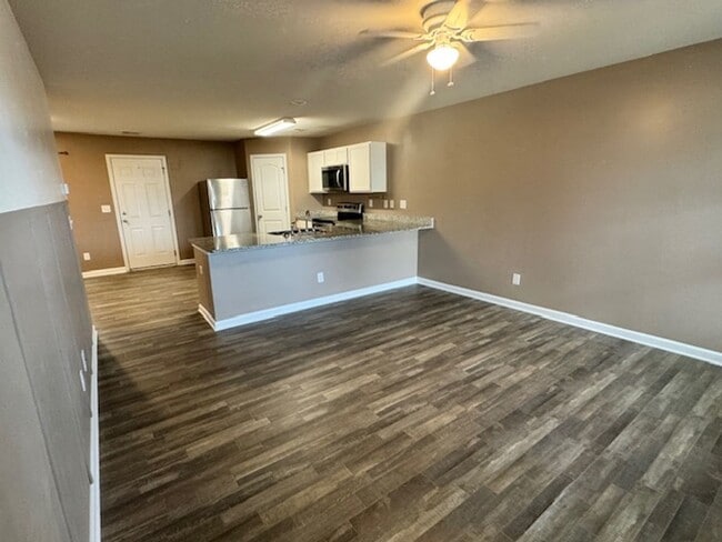 Photo - 201 N Sanford Ave