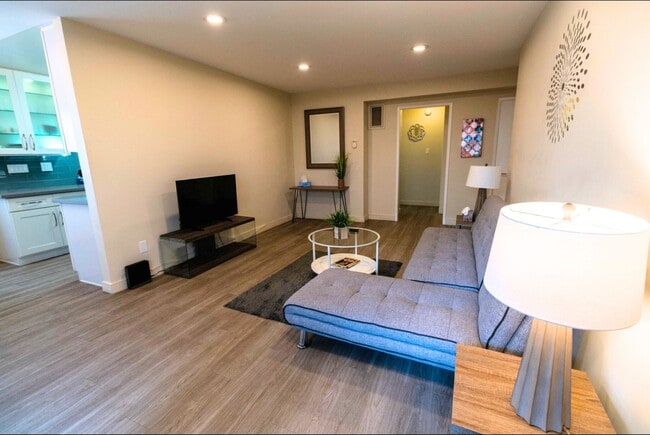 311 South Doheny Drive