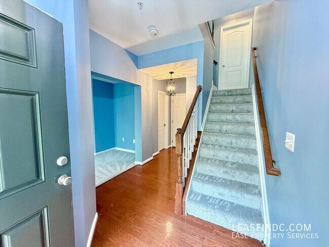 Photo - 424 Ava Way NE