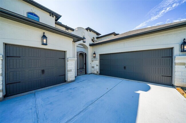 Photo - 11803 Dalhousie Dr