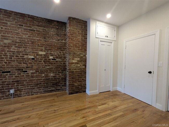 Photo - 104-44 42nd Ave