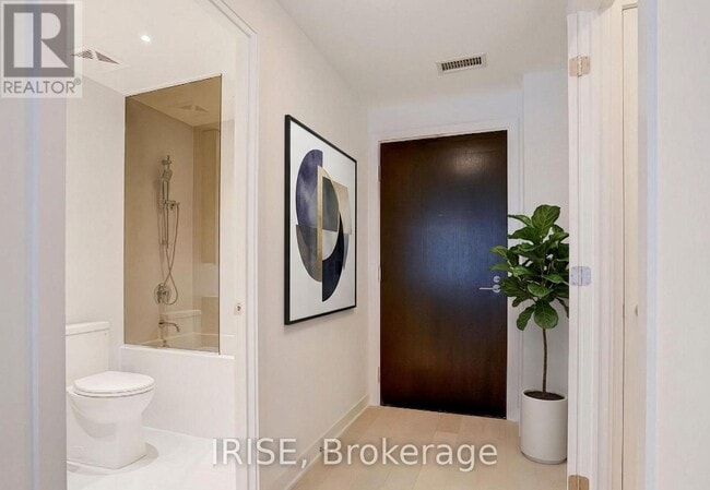 Photo - 11 Yorkville Ave Unit 5001