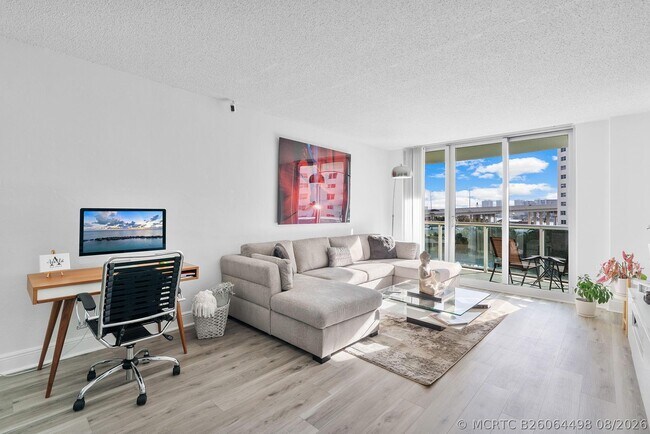 Photo - 19380 Collins Ave Unit 523
