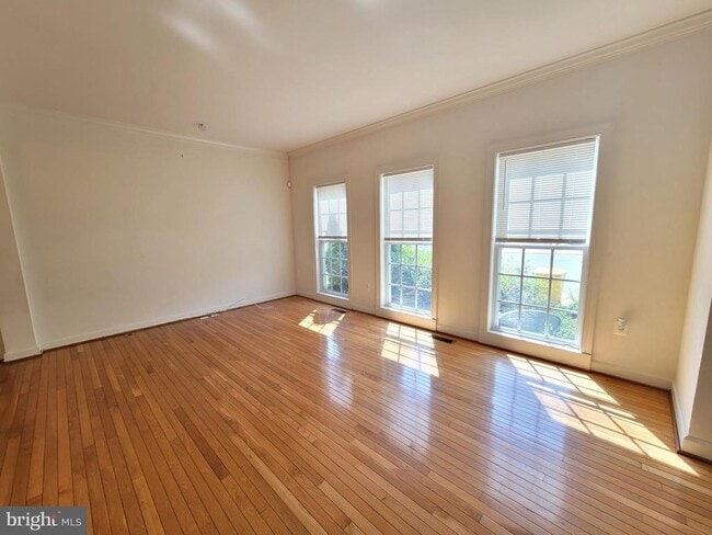 Photo - 1509 Rutland Way