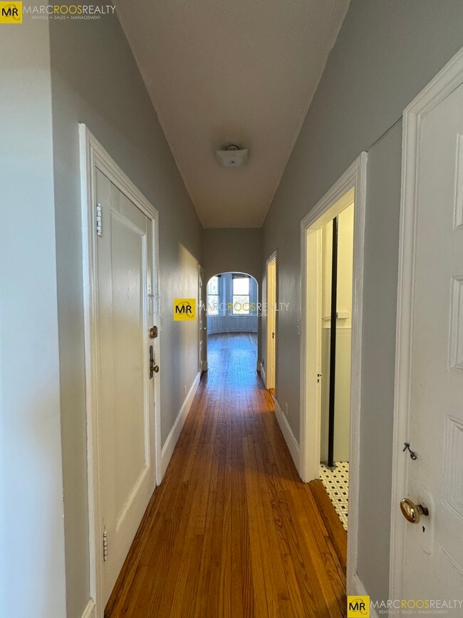 Photo - 1489 Beacon St