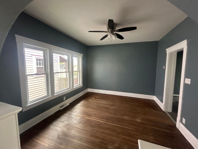 Photo - 3bd Single Elyria Section 8