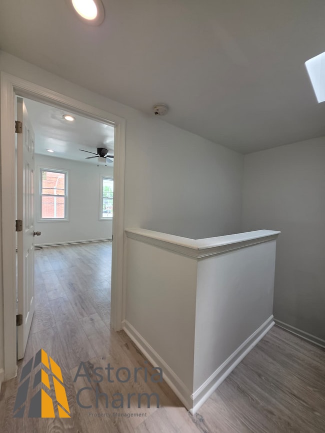 Photo - 519 E 28th St