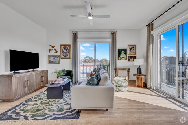 2BR, 2BA - 1,271SF - Living Room