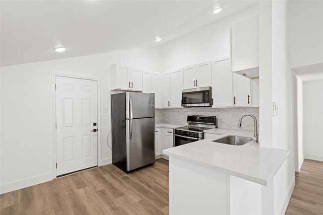 Photo - 911 Knight St Unit D