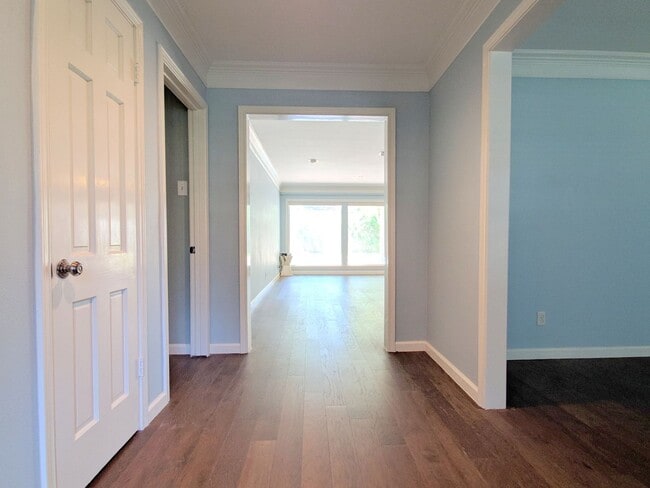Photo - 139 Haversham Dr