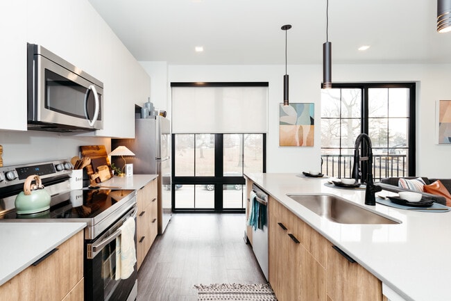 Building Photo - Provenance Rental