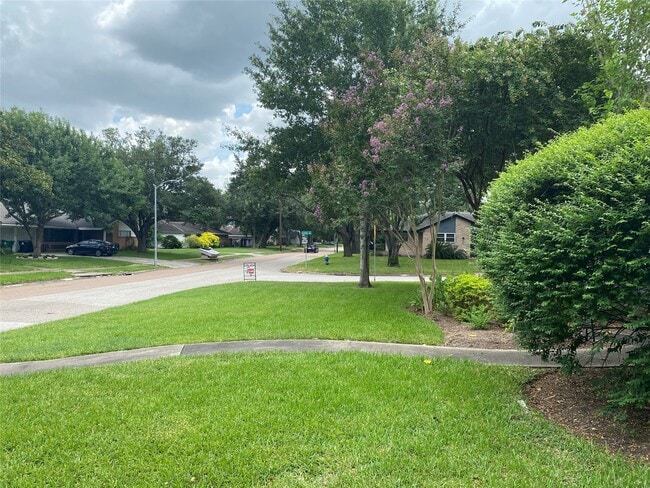 Photo - 9614 Greenwillow Dr