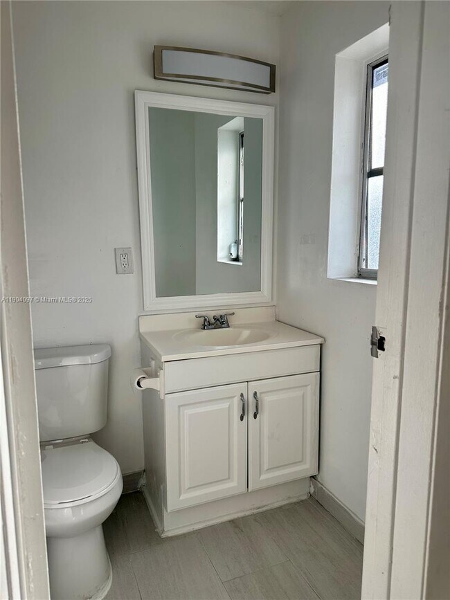 Photo - 515 SE 9th St Unidad 7