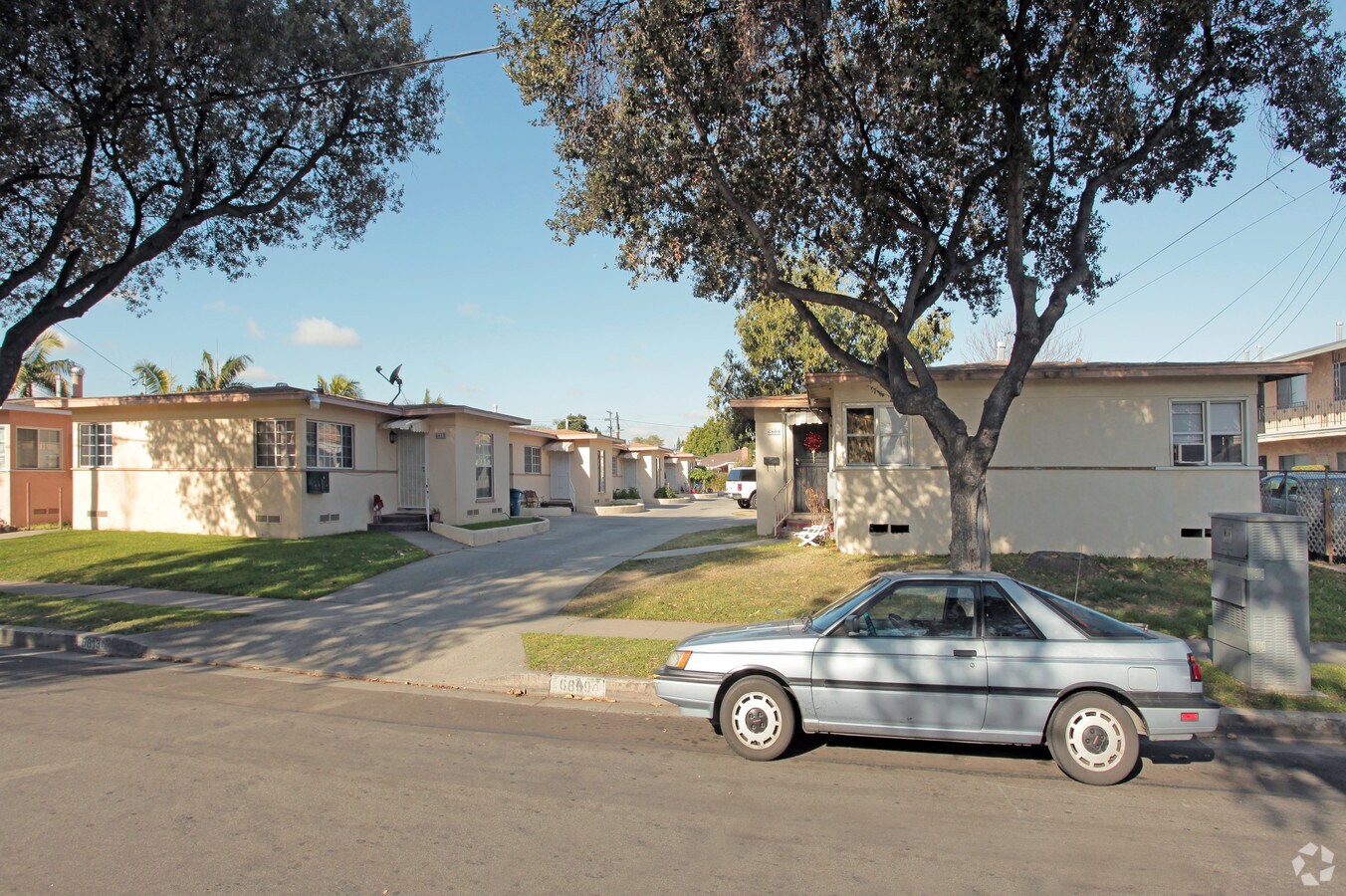 Photo - 6809 Heliotrope Ave