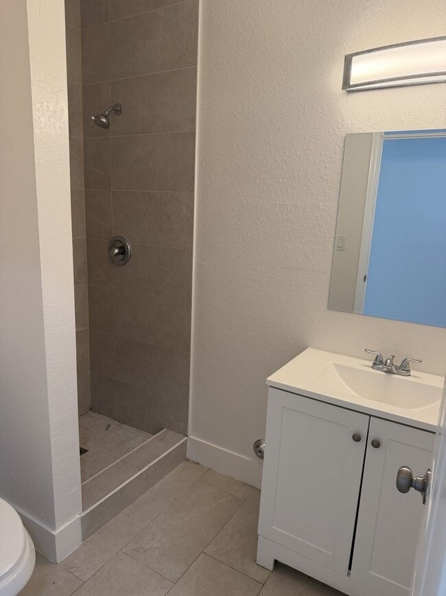 Photo - 2604 NW 20th St Unit 1