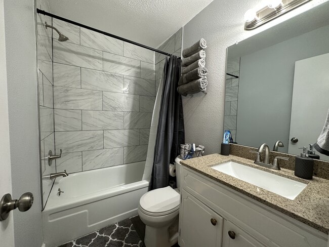 3801 Elizabeth St Unit 3