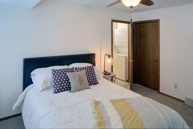 Photo - Sauk Creek Apartments