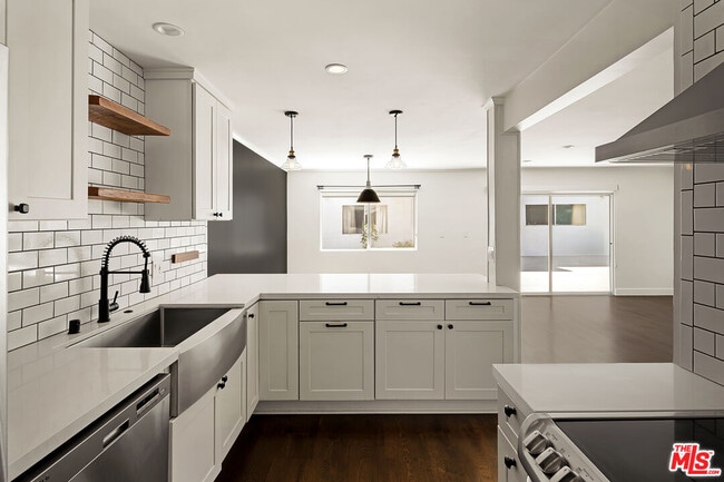 Photo - 121 Croft Ave Unidad 105