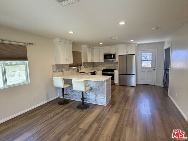 Photo - 3543 Sanborn Ave