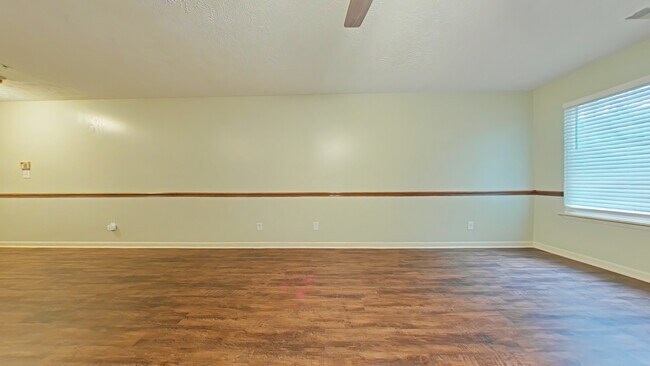 Photo - 3355 Galleria Dr