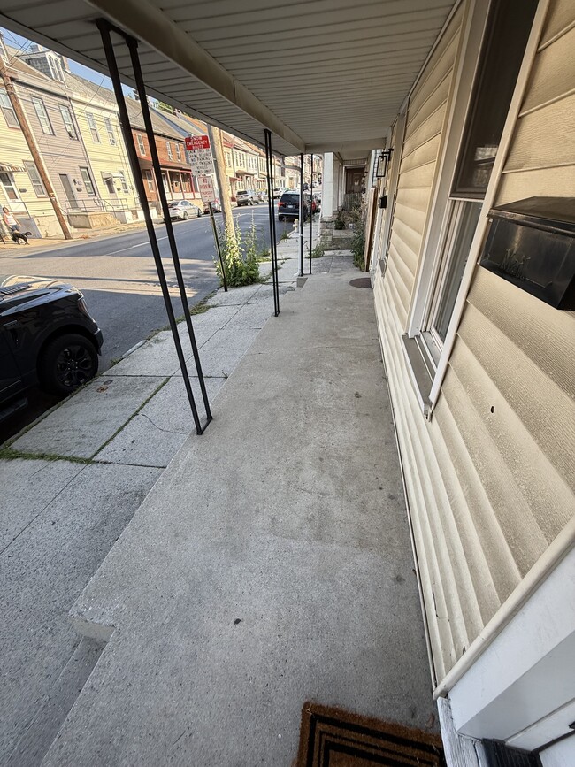 Photo - 332 S 9th St