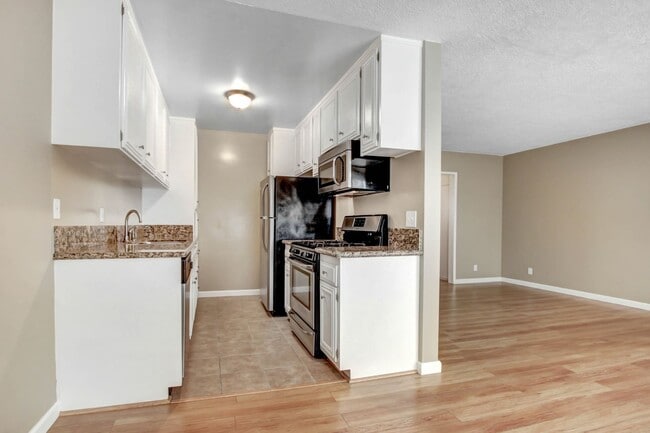 Photo - 1234 Wellesley Ave Unit 03
