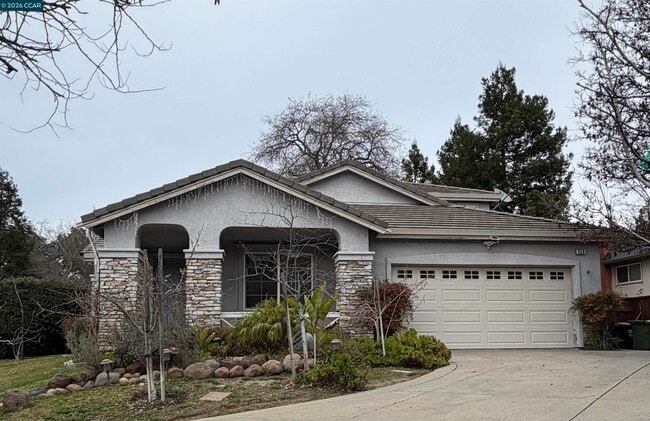 Photo - 350 Caroni St