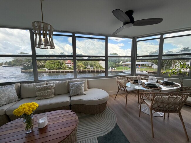 Photo - 818 SE 4th St Unit 205