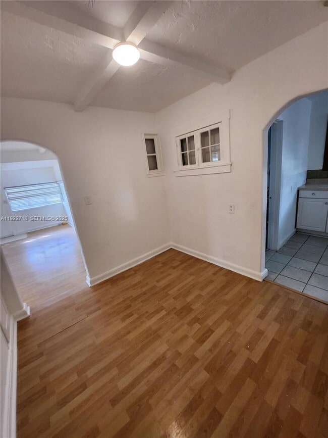 Photo - 2129 Taylor St