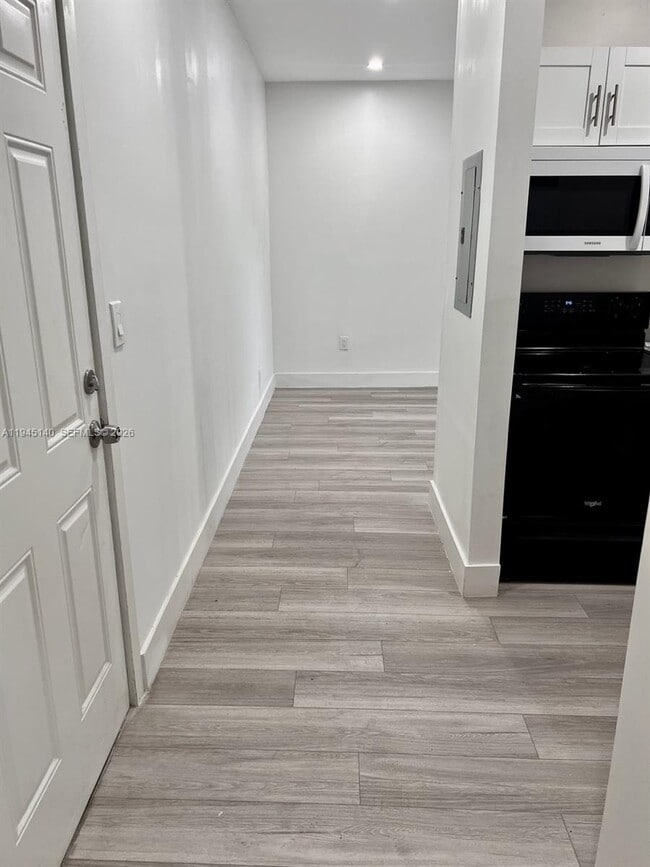 Photo - 852 SW 13th Ave Unit 3