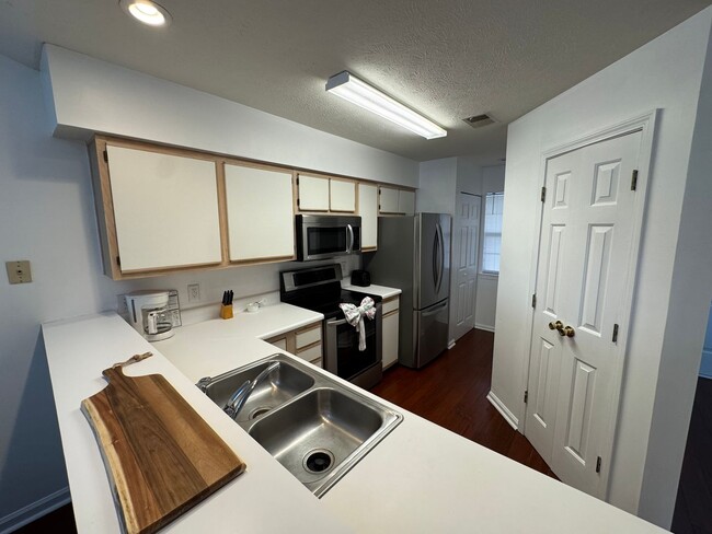 Photo - Myrtle Beach - 2 Bedroom / 2 Bathroom Furn...