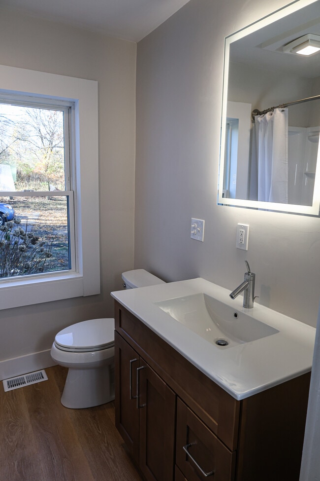 Photo - 69 Mechanic St