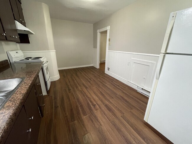 Photo - 317 King St W Unit 3