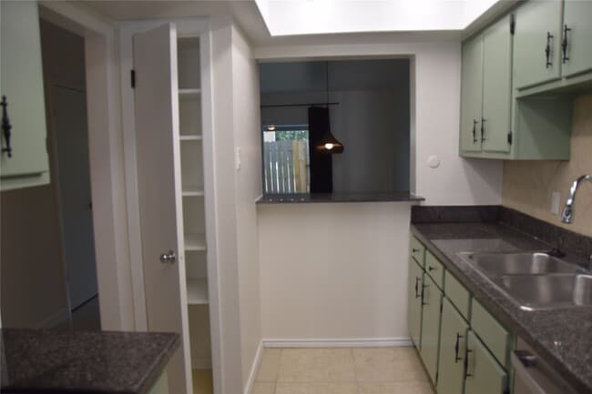 Building Photo - 7827 Leonora St Rental